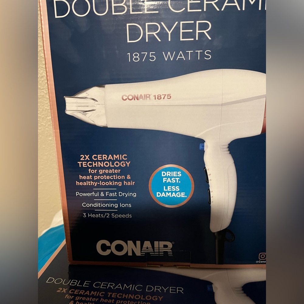 Conair double ceramic hair dryer 1875w 3 Heats 2 speeds new in never open box